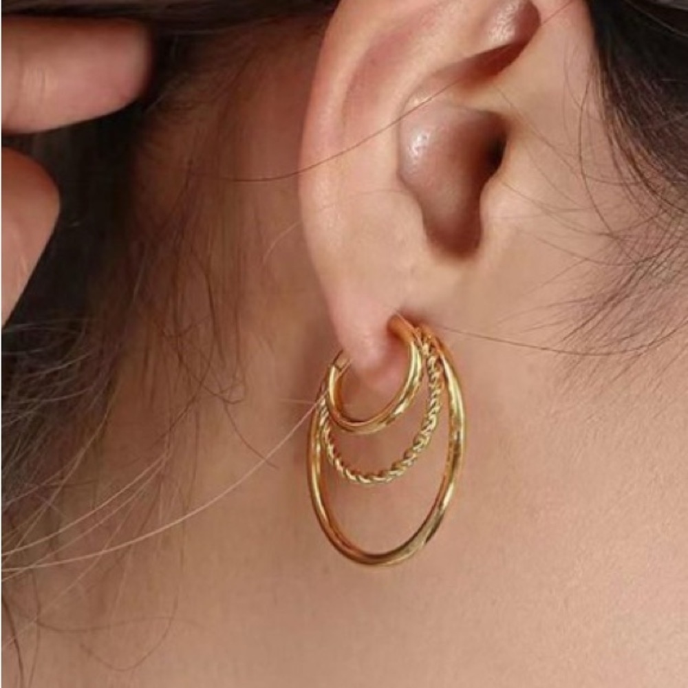 Express - NEW - Triple Hoop Earrings. Gold
